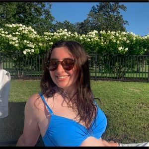 Meet your Posher, Gabrielle